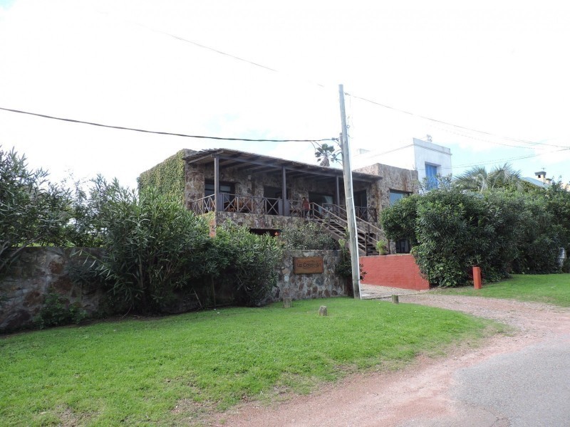 Casa en alquiler con pileta en la desembocadura